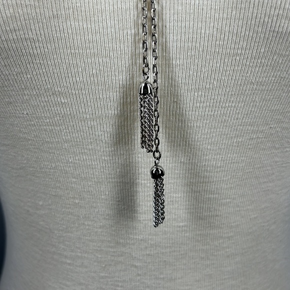 Vintage Lariat Necklace with Dried Flowers and Tassels - Picture 4 of 8